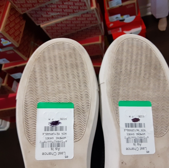 Steve Madden - Picture 4 of 7